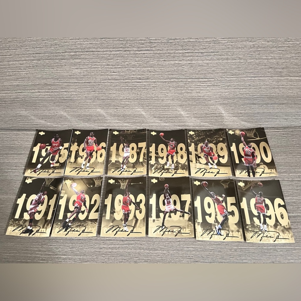 Michael Jordan Collectible Basketball Card Set (oversized). - Picture 1 of 2